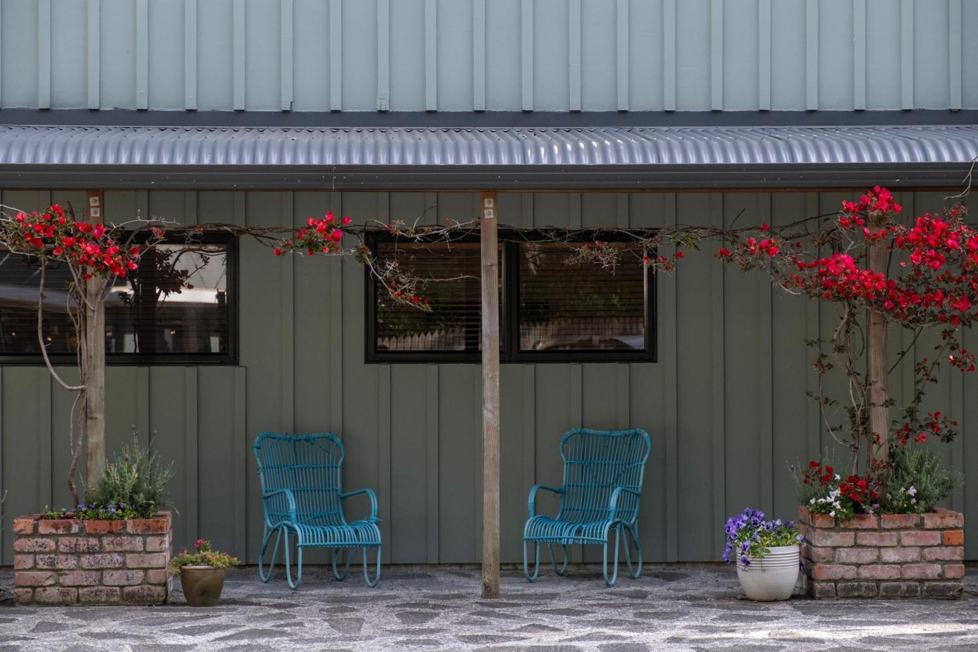Bow Street Apartments & Cottage Raglan Esterno foto