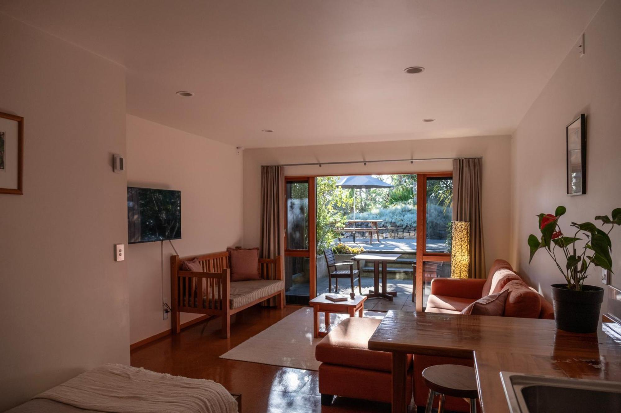 Bow Street Apartments & Cottage Raglan Esterno foto