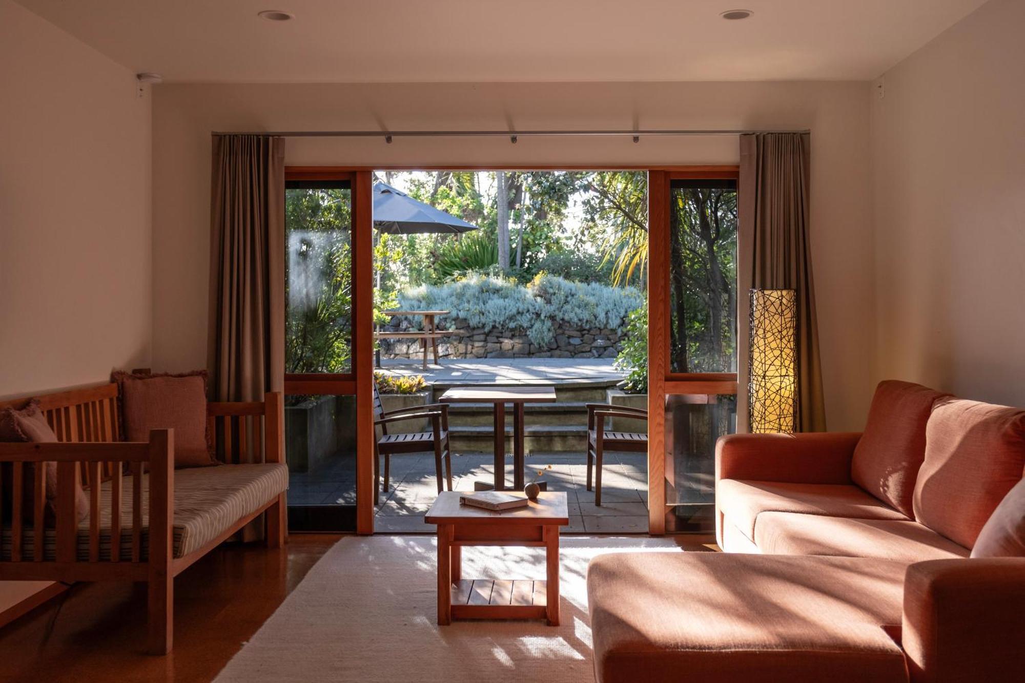 Bow Street Apartments & Cottage Raglan Esterno foto