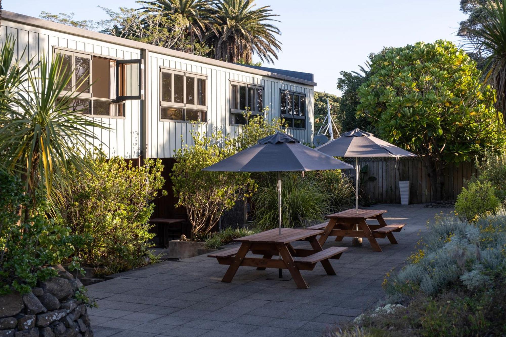 Bow Street Apartments & Cottage Raglan Esterno foto