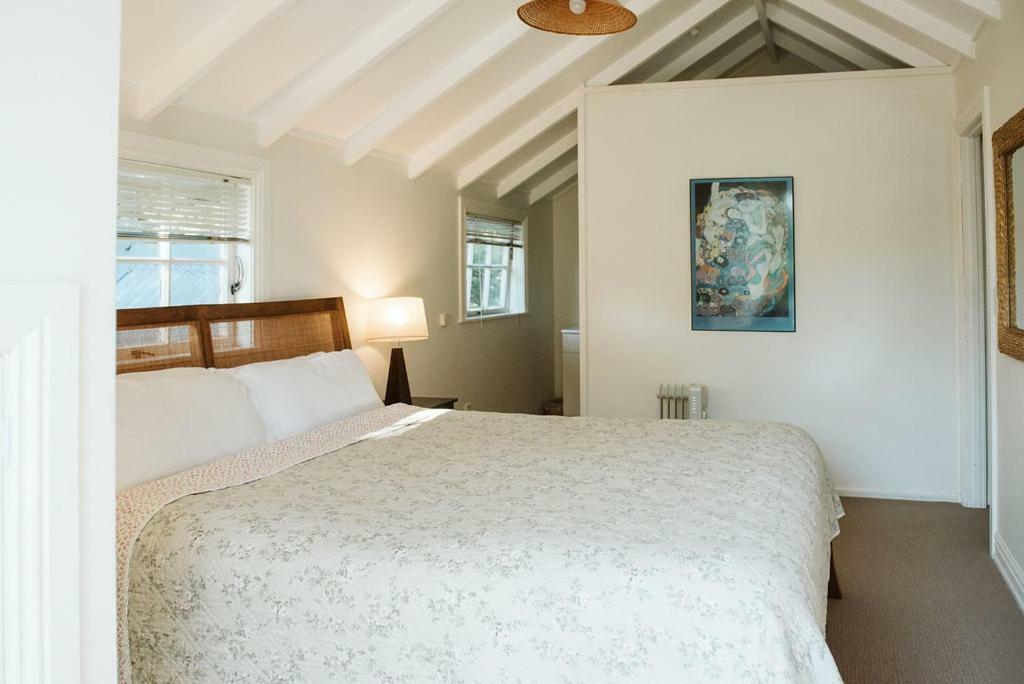 Bow Street Apartments & Cottage Raglan Esterno foto