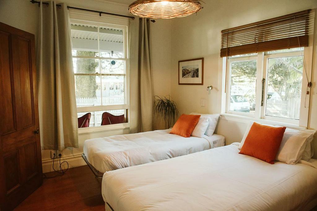 Bow Street Apartments & Cottage Raglan Esterno foto
